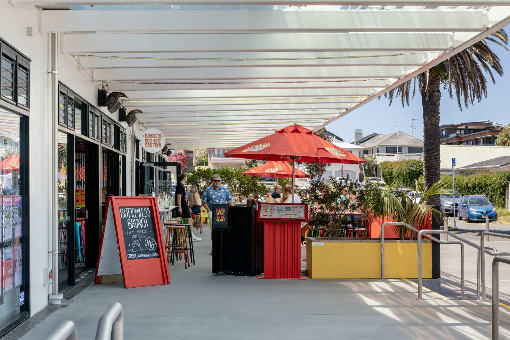 Oceanside Bliss - Absolute Beachfront - Uninterrupted Ocean Views With Pool Mount Maunganui Exterior photo