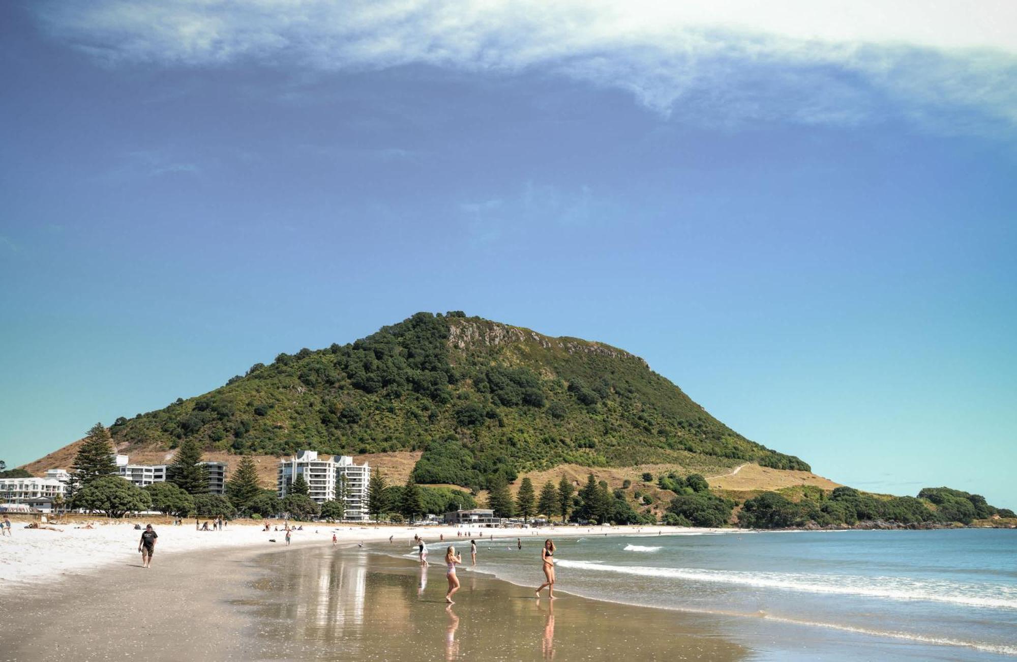 Oceanside Bliss - Absolute Beachfront - Uninterrupted Ocean Views With Pool Mount Maunganui Exterior photo